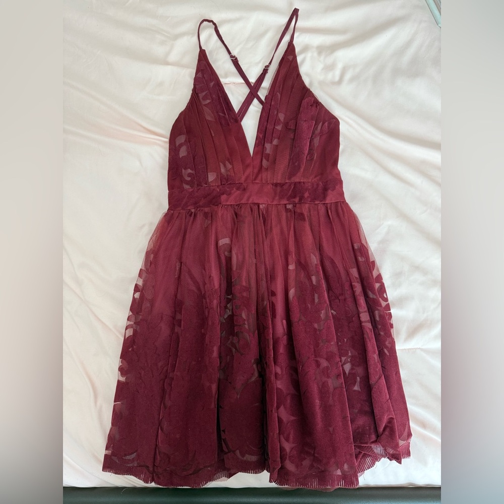 Elegant Burgundy Lace Mini Dress